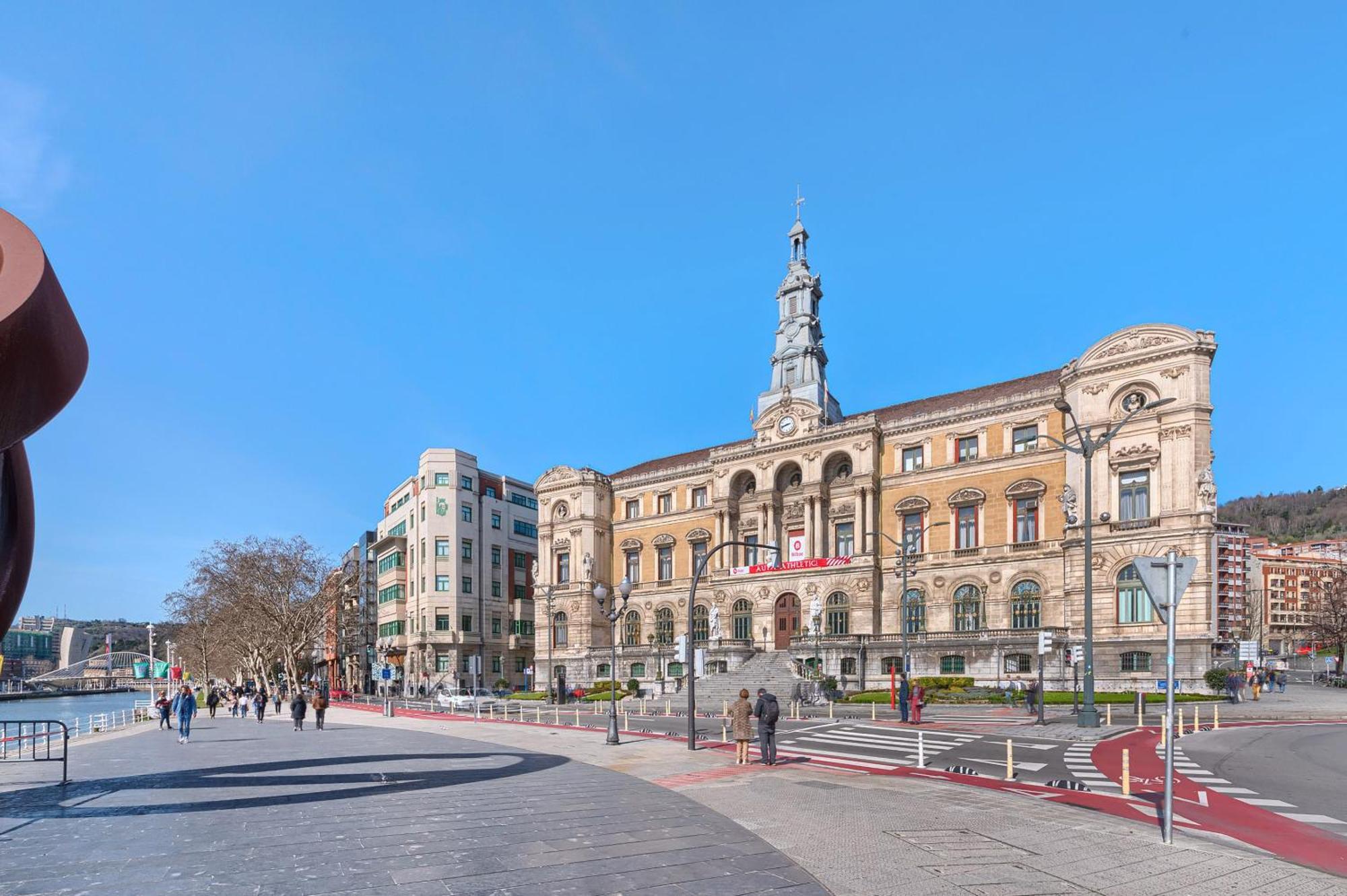 Ayuntamiento Cerca Del Casco Viejo & Parking Lejlighed Bilbao Eksteriør billede