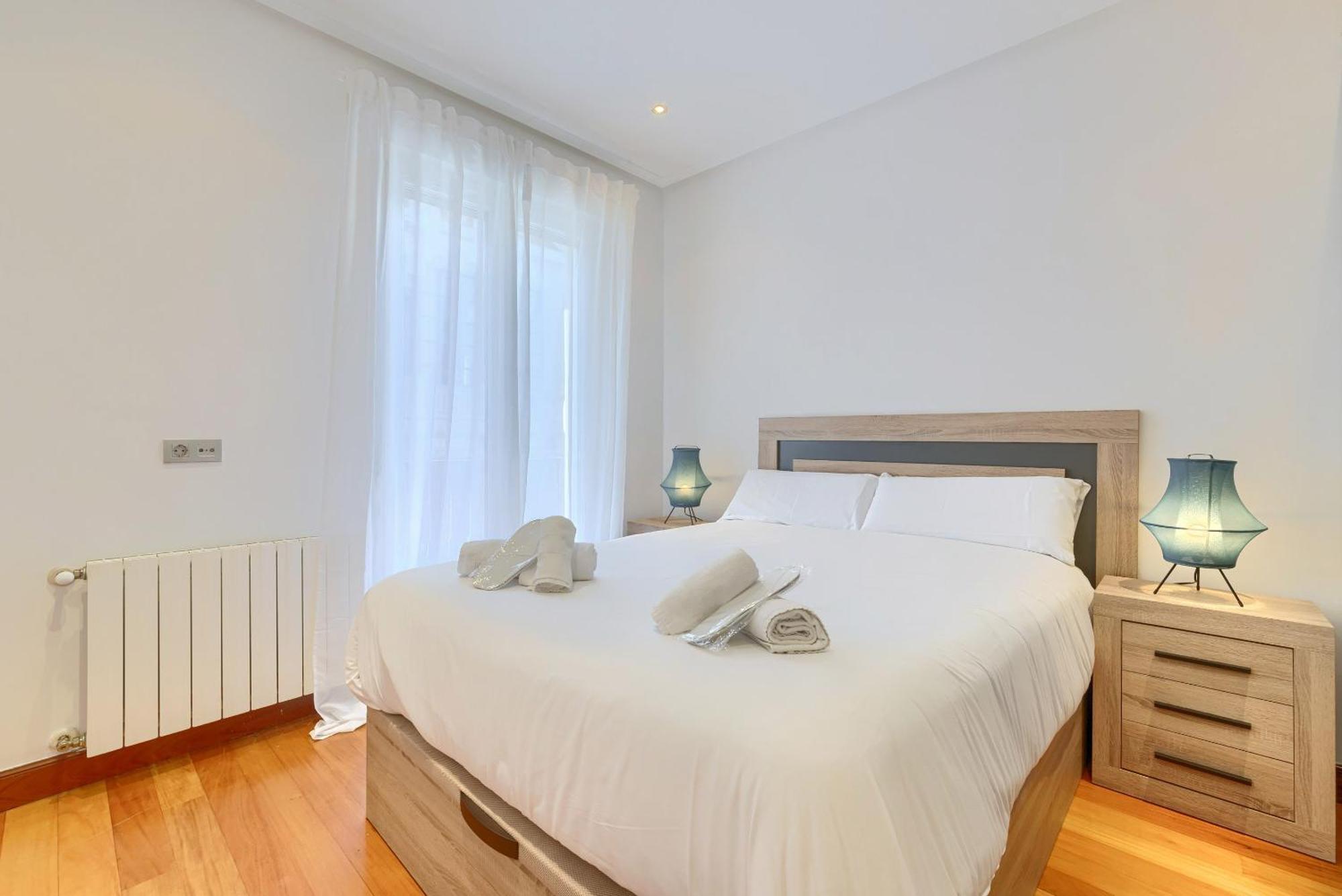 Ayuntamiento Cerca Del Casco Viejo & Parking Lejlighed Bilbao Eksteriør billede